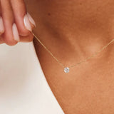 Ysavienna | Elegancki naszyjnik z kamieniem moissanite-style